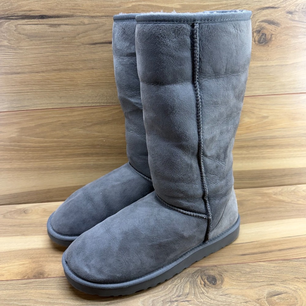 UGG Classic Tall Gray Grey Suede Boots Womens 10 Shearling Fur Cozy Cottagecore